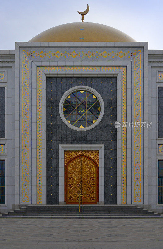 土库曼bashi Ruhy清真寺的圆顶，玫瑰窗和门，吉普贾克，阿什哈巴德，土库曼斯坦